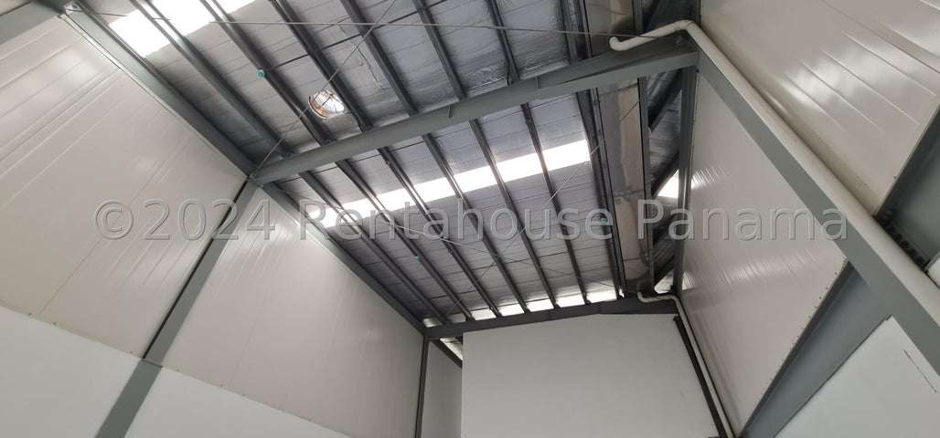 Galera en Venta en Parque Lefevre JG - Imagen 4