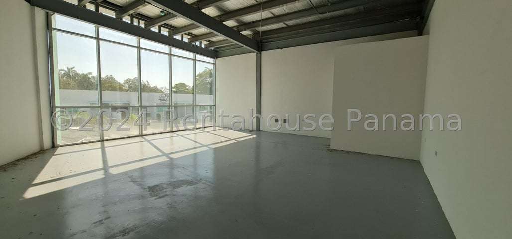 Galera en Venta en Parque Lefevre JG - Imagen 6