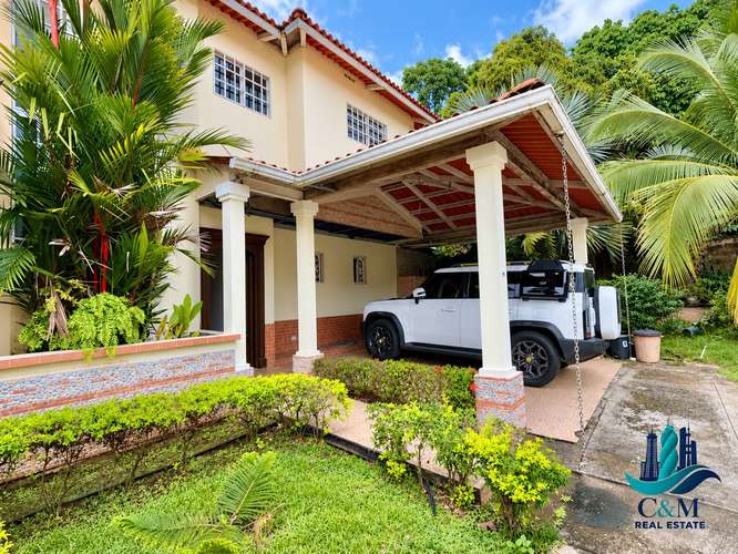 HOUSE FOR SALE IN VILLA ZAITA  3 BEDROOMS 3.5 BATHROOMS 4 PARKING SPACES 2 LEVELS CV