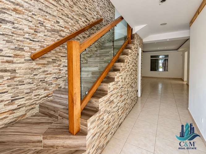 VENTA CASA REMATE VILLA ZAITA 3REC 3.5 BAÑOS 4 PARKING 2 NIVELES CV - Imagen 4
