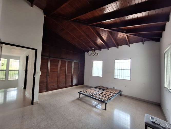 Casa en el Dorado de dos Niveles y 4 Parking - Imagen 8
