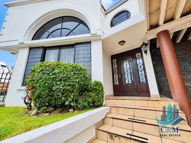 HOUSE FOR SALE IN LA LOMA PUEBLO NUEVO 3 BEDROOMS 3.5 BATHROOMS 493.26M2 CV