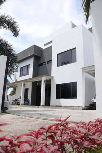Venta de Casa de Lujo en Quintas del Sol, Playa Blanca – a Solo 200 m del Mar - Imagen 3