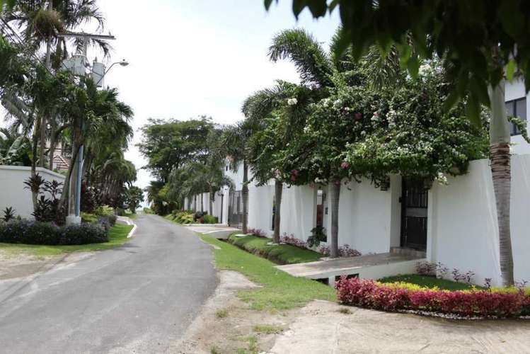 Venta de Casa de Lujo en Quintas del Sol, Playa Blanca – a Solo 200 m del Mar - Imagen 9