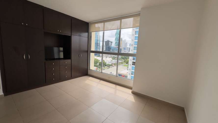 Alquiler de apartamento línea blanca en Obarrio 