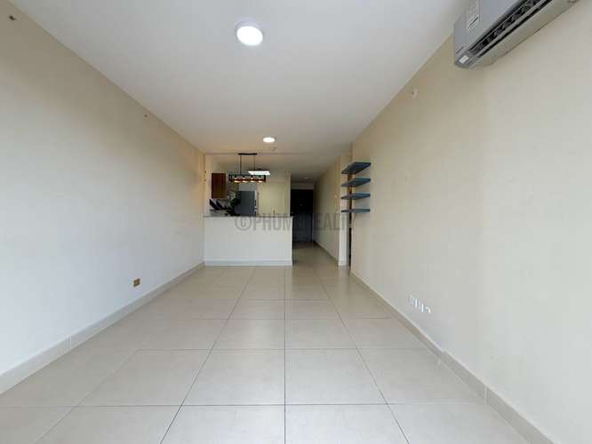 Apartamento de 2 Recámaras en Alquiler en Tumba Muerto con Balcón - Imagen 7