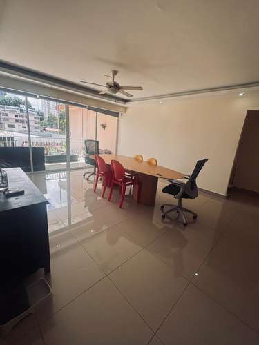 Venta de amplio  apto remodelado vía Argentina  - Imagen 4
