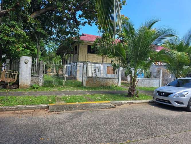 Venta de Casa para Remodelar en el Corazón de Amador 27-3126GG 