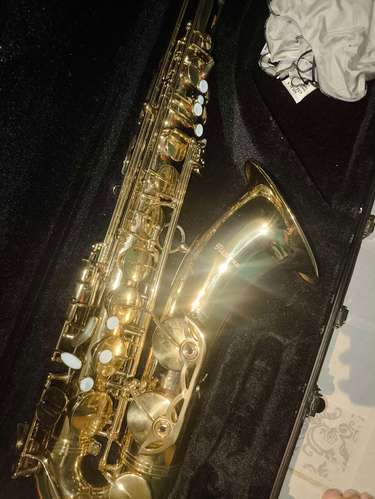 VENDO SAXOFÓN EXCELENTE ESTADO 