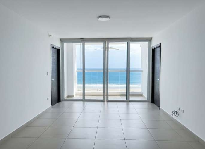 Exclusivo apartamento de 3 recámaras en Costa del Este con vista al mar y amenidades de lujo por $450,000