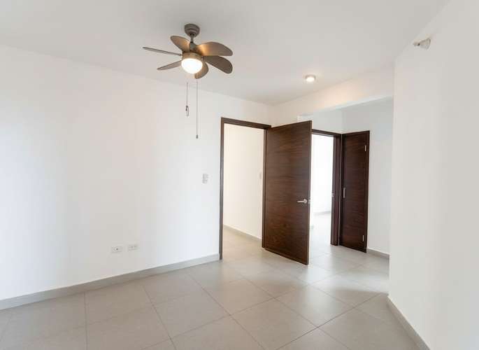 Exclusivo apartamento de 3 recámaras en Costa del Este con vista al mar y amenidades de lujo por $450,000