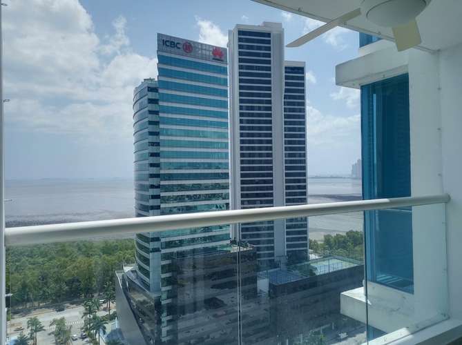 Exclusivo apartamento de 3 recámaras en Costa del Este con vista al mar y amenidades de lujo por $450,000 - Imagen 4