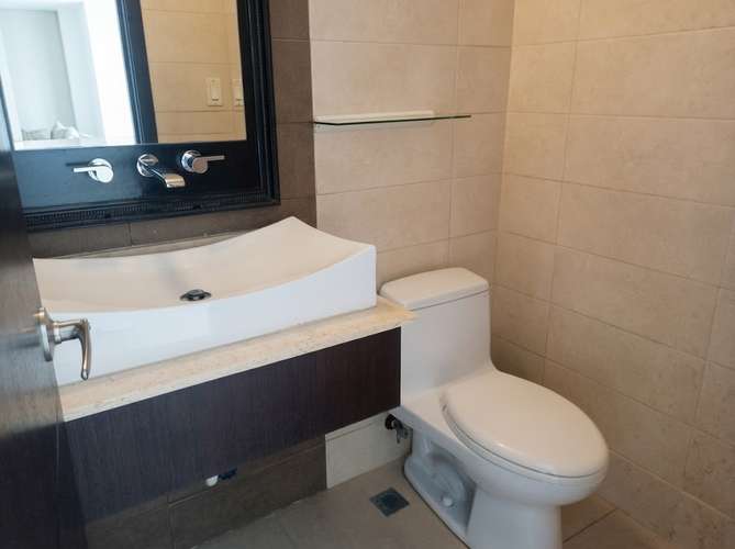Exclusivo apartamento de 3 recámaras en Costa del Este con vista al mar y amenidades de lujo por $450,000 - Imagen 12