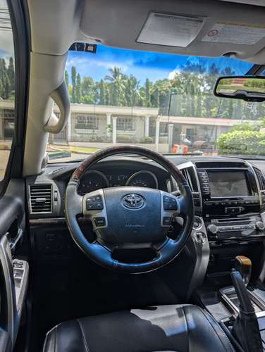 Toyota LandCruiser VX 4x4 7 Pasajeros - Imagen 7