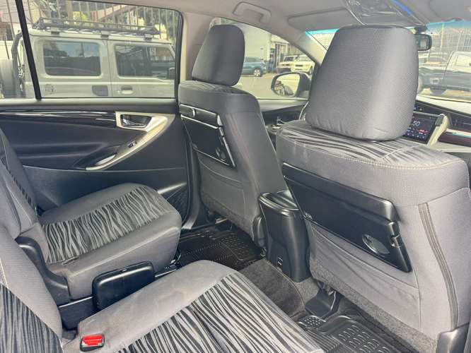TOYOTA INNOVA 2022 - Imagen 9