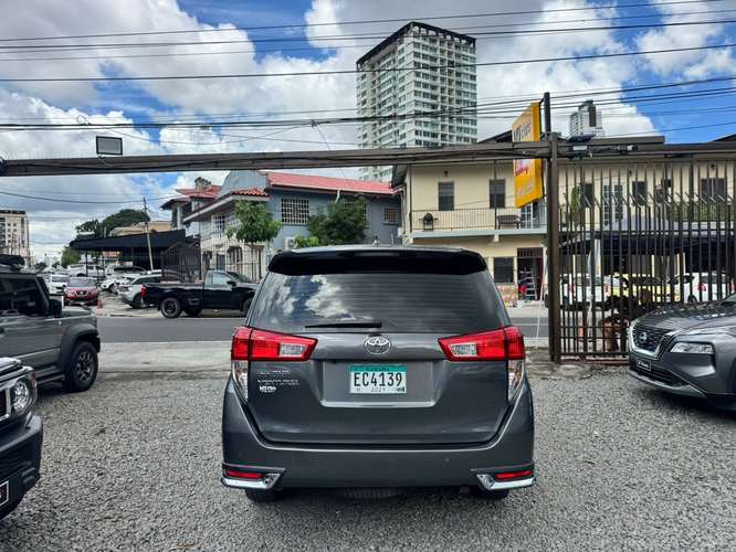 TOYOTA INNOVA 2022 - Imagen 6