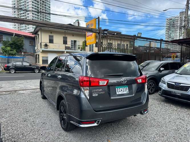 TOYOTA INNOVA 2022 - Imagen 8