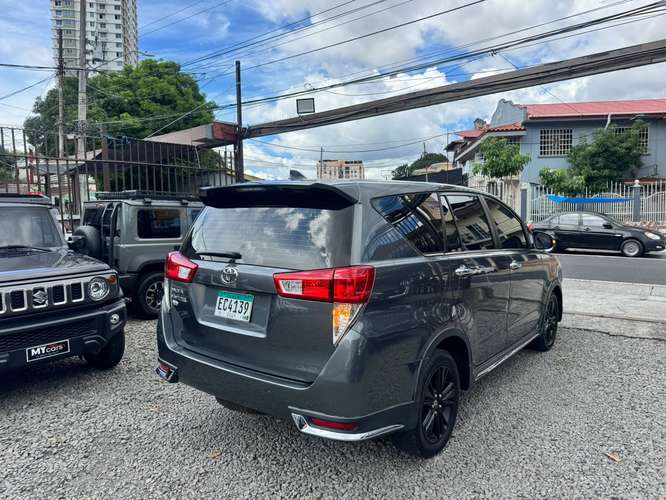 TOYOTA INNOVA 2022 - Imagen 7
