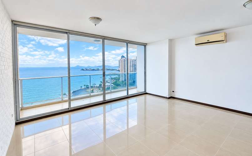 SAN FRANCISCO | APPLIANCES INCLUDED | 3 BEDROOMS | REMODELED | BALCONY + OCEAN VIEW