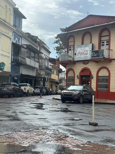 Local Comercial Histórico para Discoteca/Bar en Casco Viejo – Santa Ana