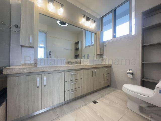 Apartamento Amoblado en Alquiler en Destiny Avenida Balboa CIG273111