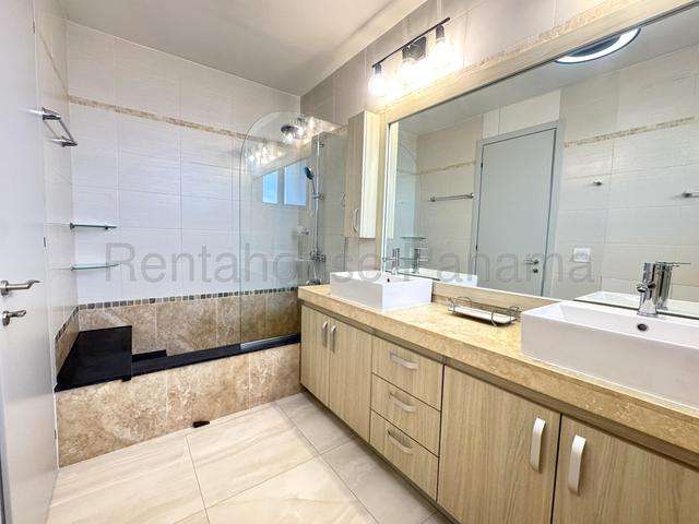 Apartamento Amoblado en Alquiler en Destiny Avenida Balboa CIG273111