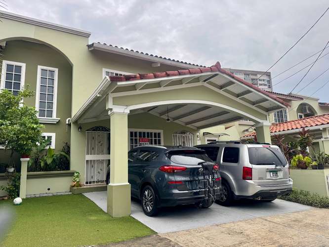 Venta de Hermosa casa en PH. Azores en Villa Lucre (negociable)