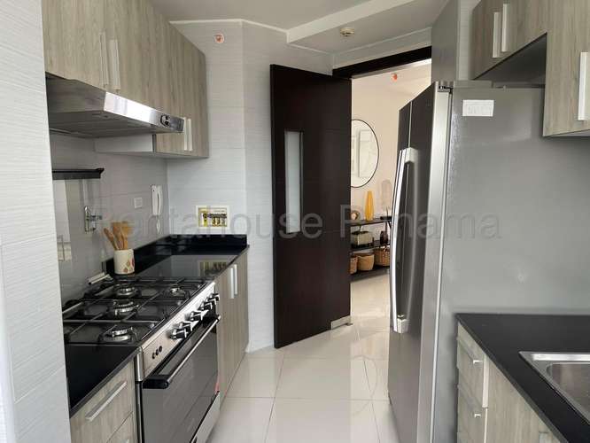 Apartamento en Alquiler en El Cangrejo. PH CARRERAS TOWER. 27LDC3125