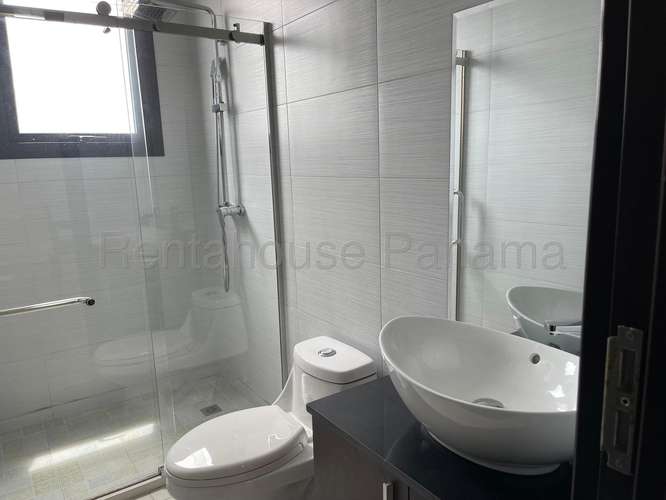 Apartamento en Alquiler en El Cangrejo. PH CARRERAS TOWER. 27LDC3125
