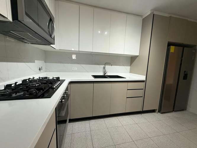 Alquiler de Apartamento en Obarrio – 130 m² | 2 Recámaras + Estudio - C.J. - Imagen 4