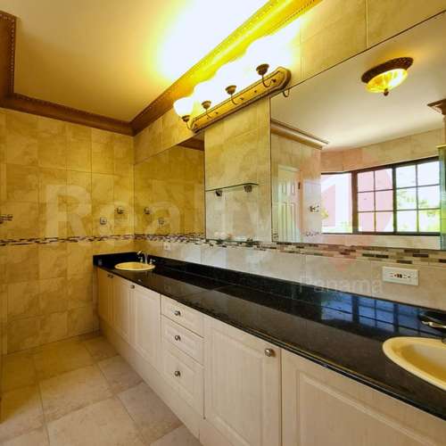 CASA EN ALQUILER EN CLAYTON – PH CLAYTON VILLAGE – 350 M² – PISCINA PRIVADA, AMPLIO PATIO Y TERRAZA TECHADA - Imagen 6