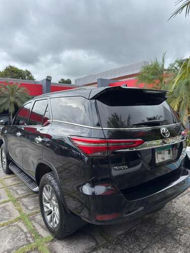 SE VENDE FORTUNER 2022 NEGRA INTACTA )  1 SOLO CHOFER-ESTÁ EN PERFECTAS CONDICIONES - Imagen 2
