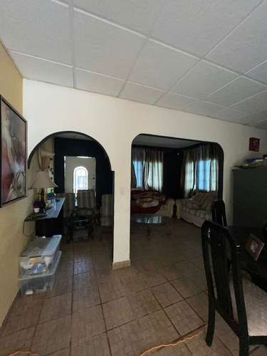 Casa en venta con piscina en Nueva Gorgona - Imagen 7