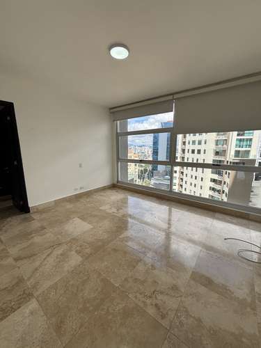 OPORTUNIDAD EN Q TOWER! 365 M² POR SOLO $3,600