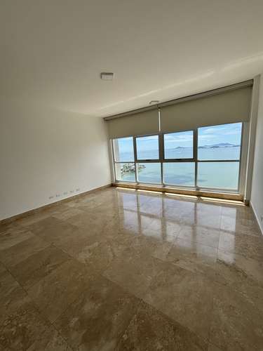 OPORTUNIDAD EN Q TOWER! 365 M² POR SOLO $3,600
