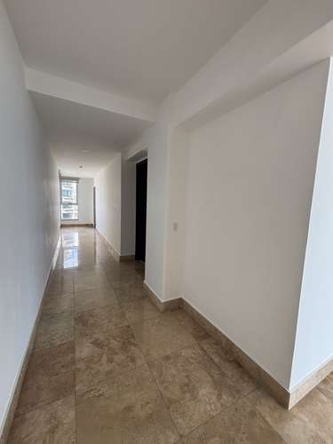 OPORTUNIDAD EN Q TOWER! 365 M² POR SOLO $3,600