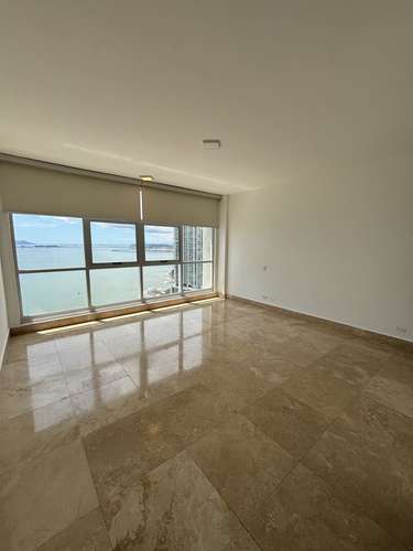 OPORTUNIDAD EN Q TOWER! 365 M² POR SOLO $3,600