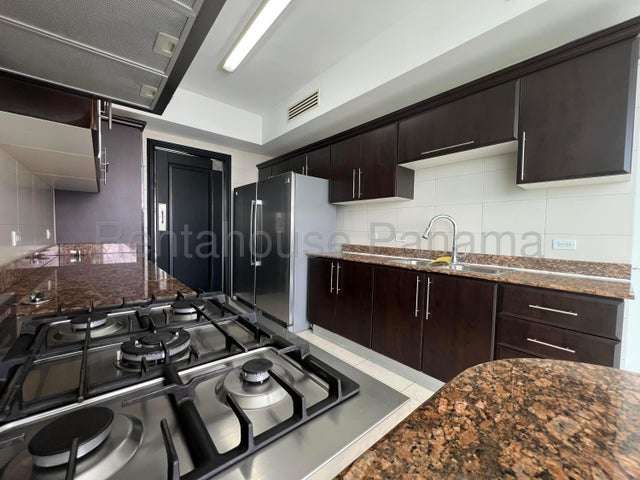 Venta de apartamento dúplex en Ocean Two, Costa del Este IH27-3092