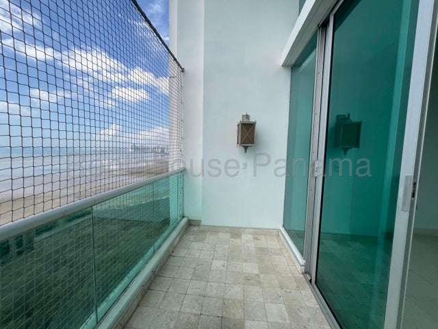 Venta de apartamento dúplex en Ocean Two, Costa del Este IH27-3092