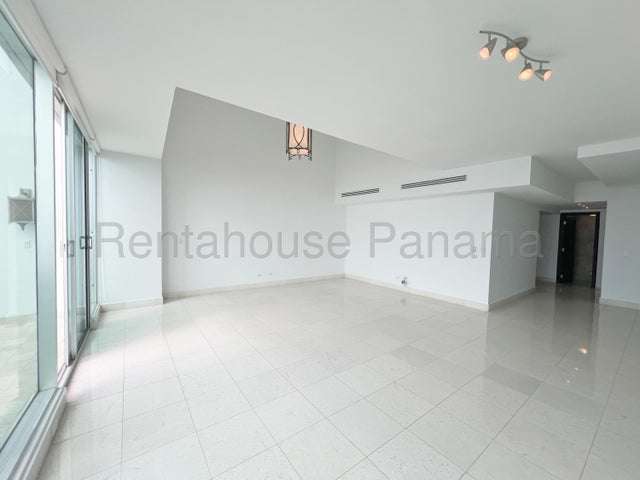 Venta de apartamento dúplex en Ocean Two, Costa del Este IH27-3092