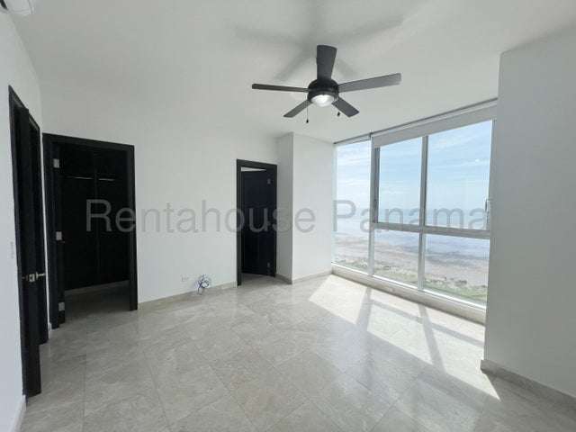 Venta de apartamento dúplex en Ocean Two, Costa del Este IH27-3092