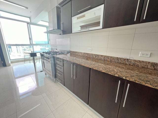 Venta de apartamento dúplex en Ocean Two, Costa del Este IH27-3092