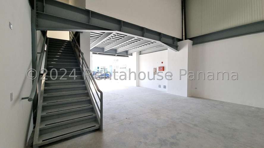 Galera en Venta Parque Lefevre 24EPP6054 - Imagen 6