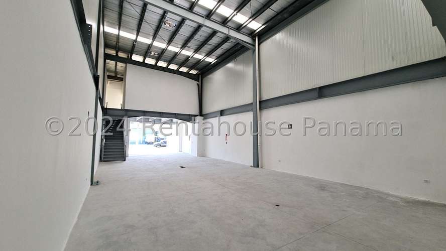 Galera en Venta Parque Lefevre 24EPP6054 - Imagen 5