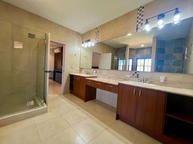Se Alquila Amoblada moderna casa en Res. El Doral - Costa Sur - Juan Díaz. - Imagen 13