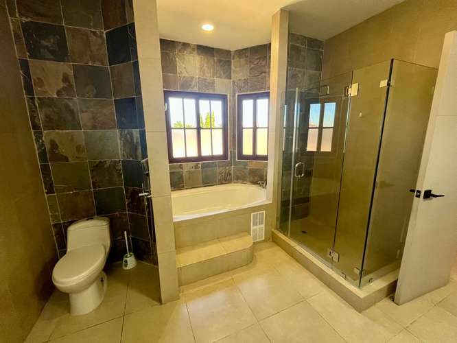 Se Alquila Amoblada moderna casa en Res. El Doral - Costa Sur - Juan Díaz. - Imagen 14