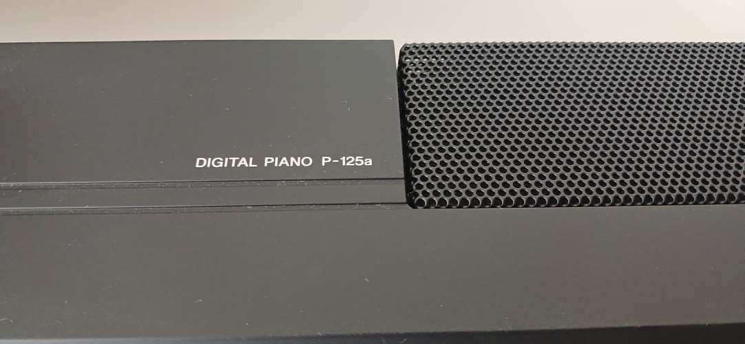 Piano Teclado Yamaha P-125 Incluye Soporte, Silla y Pedal - Precio Original: 1000$