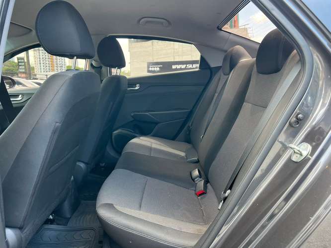 Hyundai Accent - Imagen 7