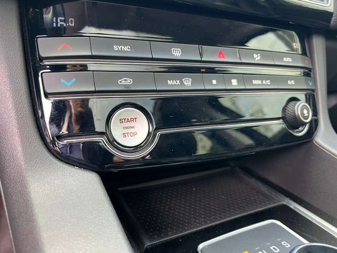 Jaguar F-Pace - Imagen 12