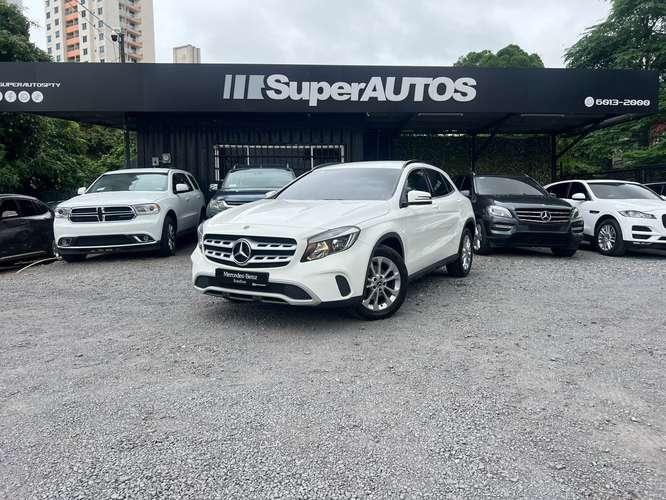 Mercedes-Benz  GLA 180 - Imagen 1